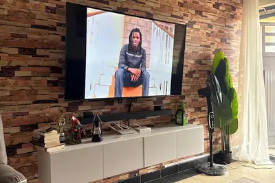 Image de Bright 2-bedroom apartment with Ac in serene Nairobi