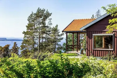 Image de Chalet situé dans la zone protégée de Jeløy, avec vue sur le fjord