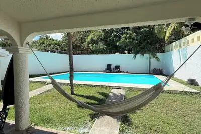 Image de Incredible house with pool and garden