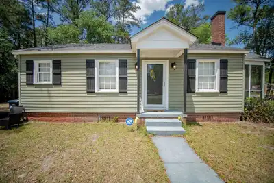 Image de Welcome to the Honey House in beautiful Hampton South Carolina