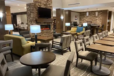 Image de 1br King Suite w/ Kitchen | Daily Breakfast + Pool