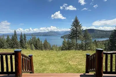 Image de Handcrafted Luxury Lodge with Panoramic Lake View