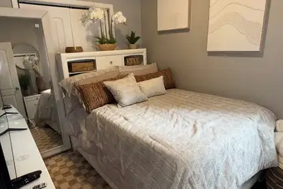 Image de The Langley Luxe Modern style unit
