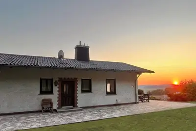 Image de Vacation home \"Auf dem Heidchen\" directly by the forest with sauna & large garden