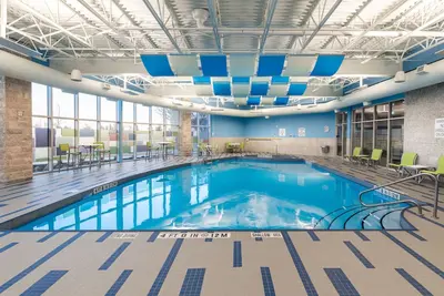 Image de Large Suite w/ Free Hot Breakfast + Local Shuttle