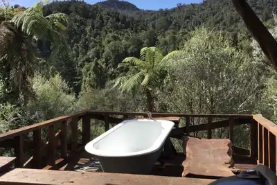 Image de Offgrid Cosy Cabins. Walks to Waterfalls instead of Wifi. Digital Detox option.