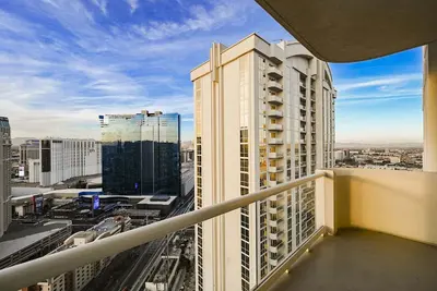 Image de Svs: Ph Floor Sphere Strip View Balcony | Signature at Mgm