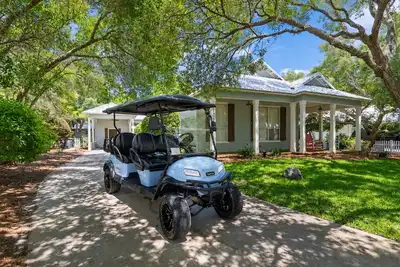 Image de Golf Cart Included -Luxury 30a Prime Location -Hot Tub -Firepit -Games