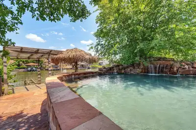 Image de Lakefront Family Home w/ Private Pool in Willis