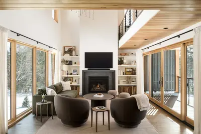 Image de New Luxury Home w/Large Balcony Close to Hiking, Okemo