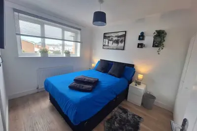 Image de 3 Bedroom + Living, Terrace House, Sleeps up to 7 people  with Garden