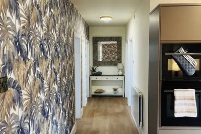 Image de Luxury apartment with free parking central to Ayr and Prestwick  for 6 people