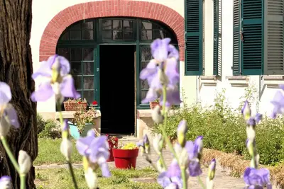 Image de Maison a proximité du château chargée d histoire en lisière de forêt