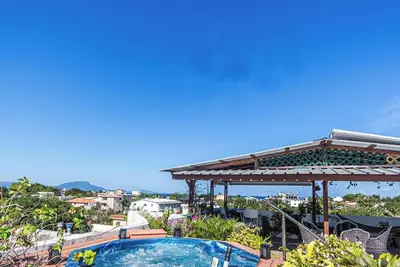 Image de Artist's Loft with private Jacuzzi & Roof Terrace