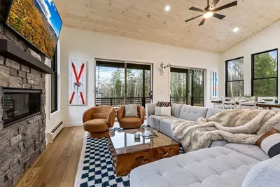 Image de 4bd and Bonus Room - Sleeps 12 - Hot Tub.