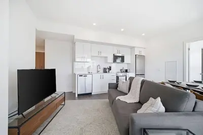 Image de City Views | Pool, Gym, Bowling, Games Room & More