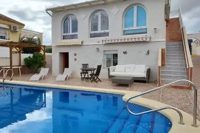 Image de Maison avec piscine et clim