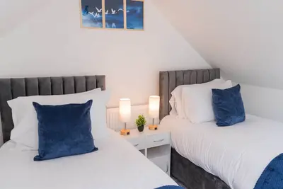 Image de Comfortable 3-Bed Home | Free Parking | M6 Access