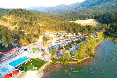Image de Chalet 4 étoiles - Piscine  - ccbgcce