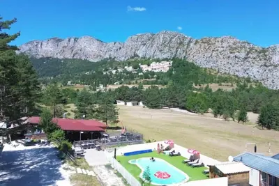 Image de Camping 2 étoiles - Piscine  - ccbgdcc