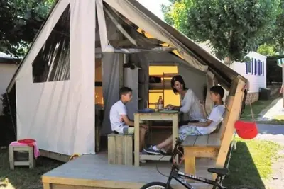 Image de Camping 4 étoiles - Parc aquatique - ccbeifd