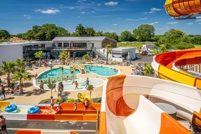 Image de Camping 4 étoiles - Parc aquatique - ccbeiff