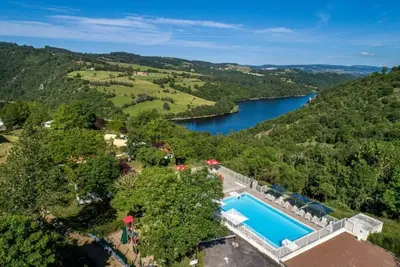 Image de Camping 4 étoiles - Piscine  - ccbgebd