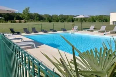 Image de Camping 3 étoiles - Piscine  - ccbgfea