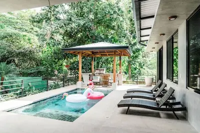 Image de Sol Shine, New Listing!