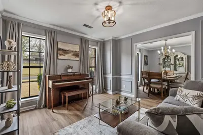 Image de 5br Near Graceland Sleeps 10 with Piano, Fire Pit, and Games