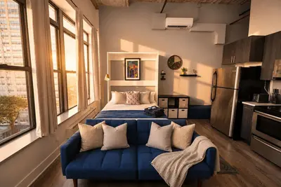 Image de McCormick Place Modern Suite for 4, with Optional Parking