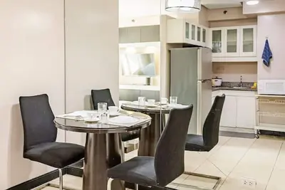 Image de 1br at Tivoli Garden, Near Rockwell Makati