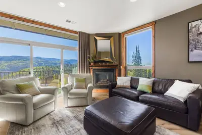 Image de Purgatory Alpine Retreat | Walk to Lifts & Base Area | Pool/Hot Tub
