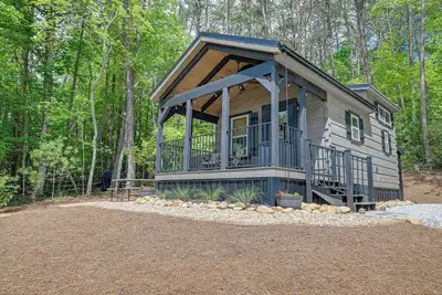 Image de Fire Pit & Porch! Franklin Cabin in Private Meadow
