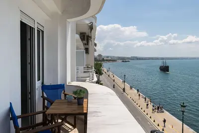 Image de True Blue by halu! - Seafront 2br apartment