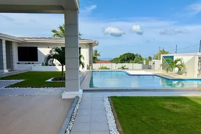 Image de Zurano Villa – Your Spacious and Cosy Home Away from Home!