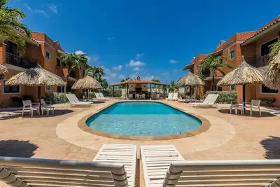 Image de Coastal-Contemporary 3br/3ba Townhome with a touch of island charm in Matadera