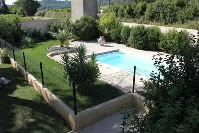 Image de Villa Tout Equipee Avec Piscine 8 Personnes  Jardin Barbecue Terrain De Boules