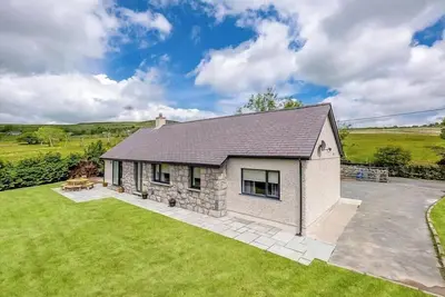 Image de Adwyr-Mynydd -  a self catering cottage that sleeps 8 guests in 4 bedrooms