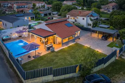 Image de Villa Beauty near Rovinj for 7 people with 55 m2 private heated pool, wellness & kids playground