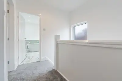 Image de Résidence-Prestige-Sdb privée avec baignoire et douche