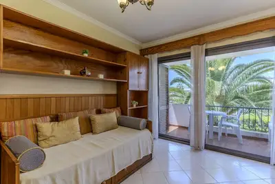 Image de #366 Cozy 1br Retreat | Private Balcony