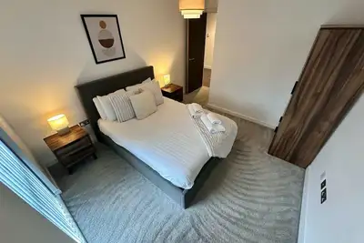 Image de 2-Bed, 2-Bath Apartment in the Heart of York City Centre with secure parking