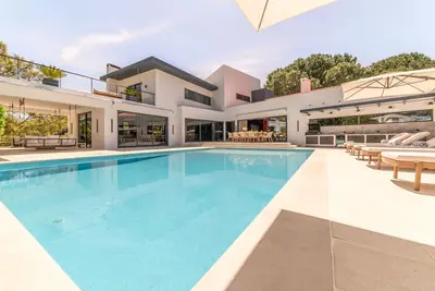 Image de Villa Solare - Holiday villa for 12 with pool & barbecue in golf resort near Lisbon