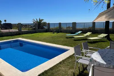 Image de Villa María - Beautiful beachfront villa with private pool in Vinaròs - Ref 856