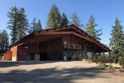 Image de Spacious 9-bedroom Lodge in Hillsboro
