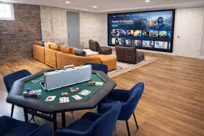 Image de Movie Theater Gem Near Cwru & Cleveland Clinic!