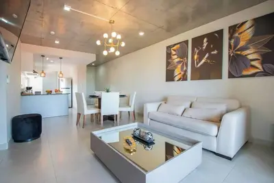 Image de Marlin Luke - 201 - Cinthia Gauto · 2BRParadise: Dream kitchen, garaje