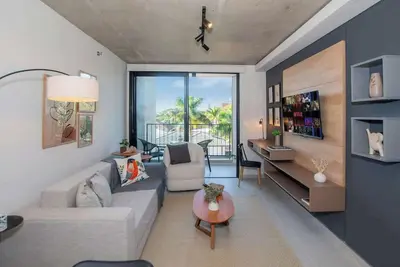 Image de 3 mins walk to Malls | Pool, Gym, Cinema | 200Mbps