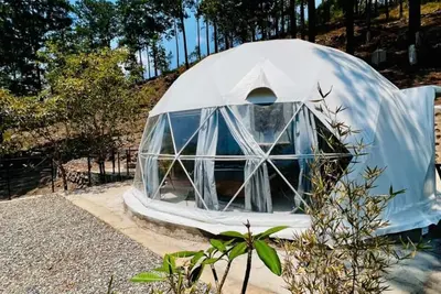 Image de Luxury Dome w/Jacuzzi and Projector   Tiny Pines Glamping
